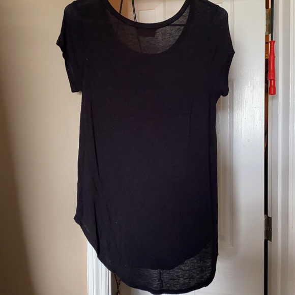 Black New York Fifth Avenue Manhattan Shirt. - Picture 2 of 2